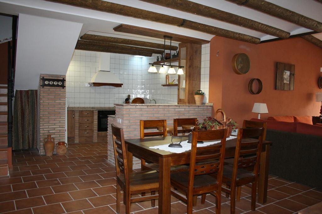 Villa La Casa del Azafrán Villanueva del Rebollar de la Sierra Habitación foto